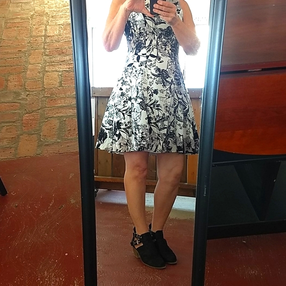 RN Studio Dresses & Skirts - RN Studio Fit n Flare dress